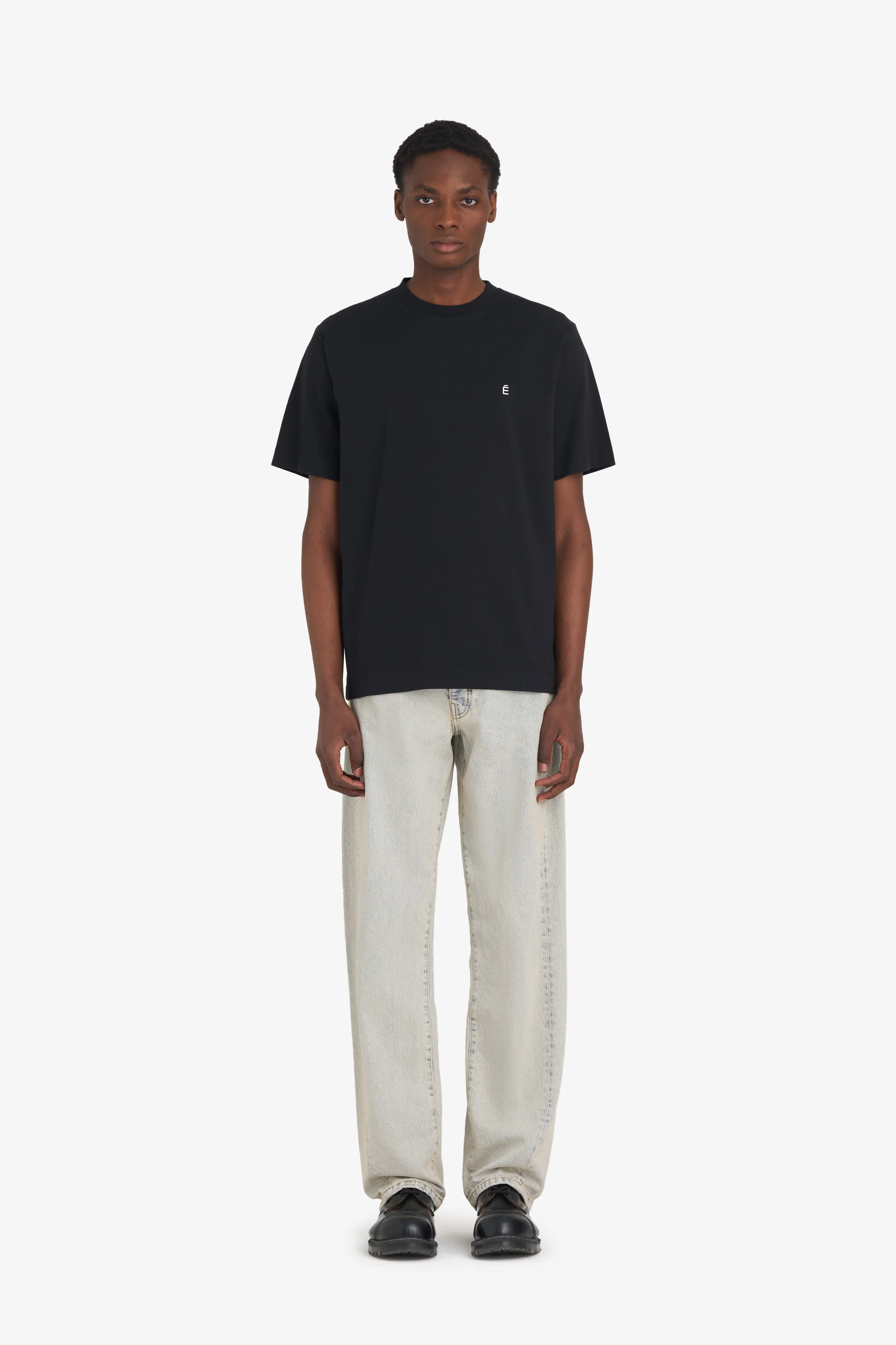 REGULAR T-SHIRT É - BLACK - Image 4